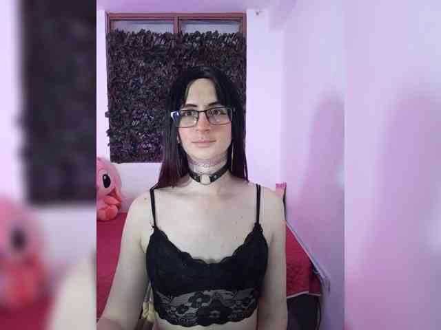 kim-edwards Live Webcam on BongaCams
