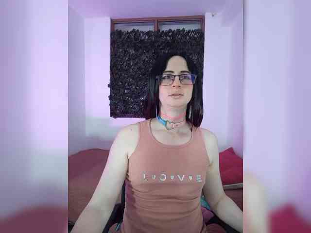 kim-edwards Live Webcam on BongaCams