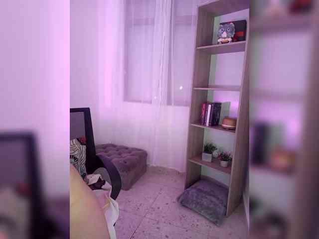 kim-edwards Live Webcam on BongaCams