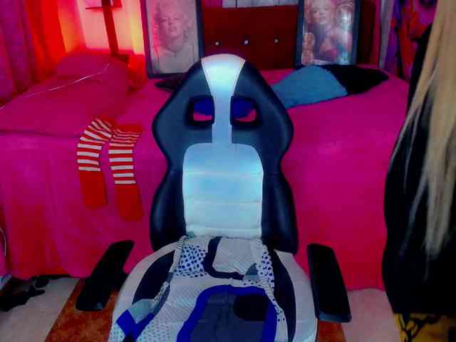 Megansweett1 Live Webcam on BongaCams