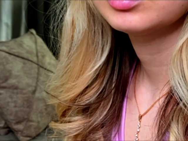 x-----x's BongaCams show and profile