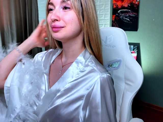 x-----x's BongaCams show and profile