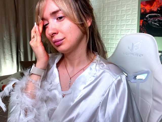 x-----x's BongaCams show and profile