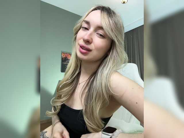 x-----x's BongaCams show and profile