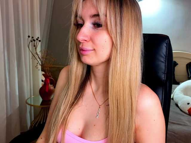 x-----x's BongaCams show and profile