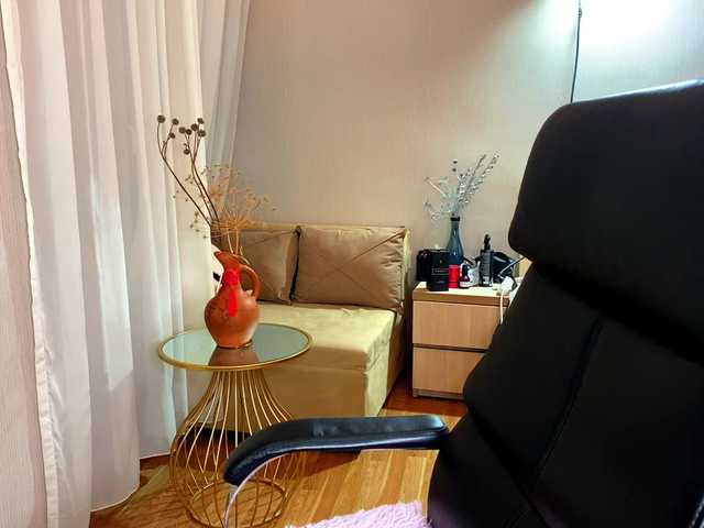 x-----x's BongaCams show and profile