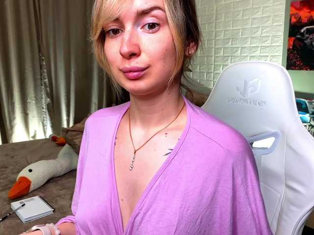 x-----x's BongaCams show and profile