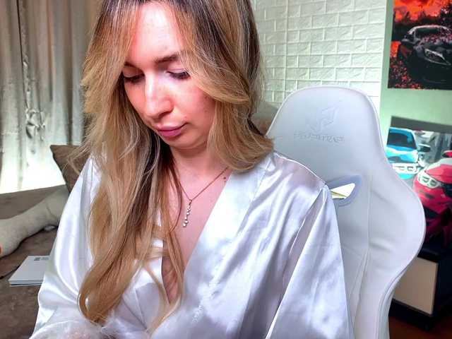 x-----x's BongaCams show and profile