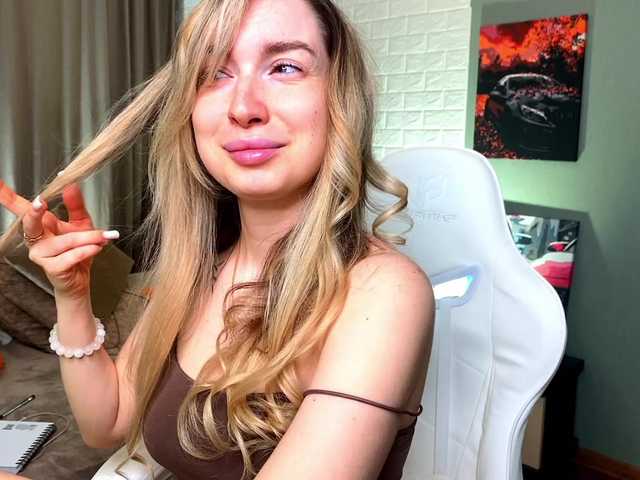 x-----x's BongaCams show and profile