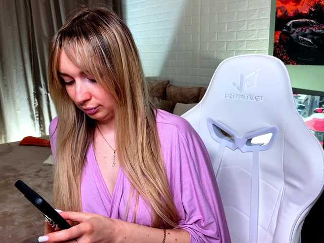 x-----x's BongaCams show and profile