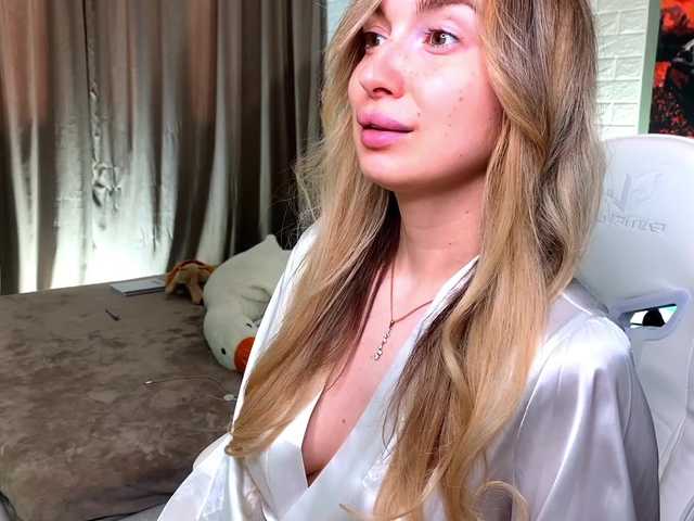 x-----x's BongaCams show and profile