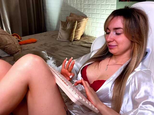 x-----x's BongaCams show and profile