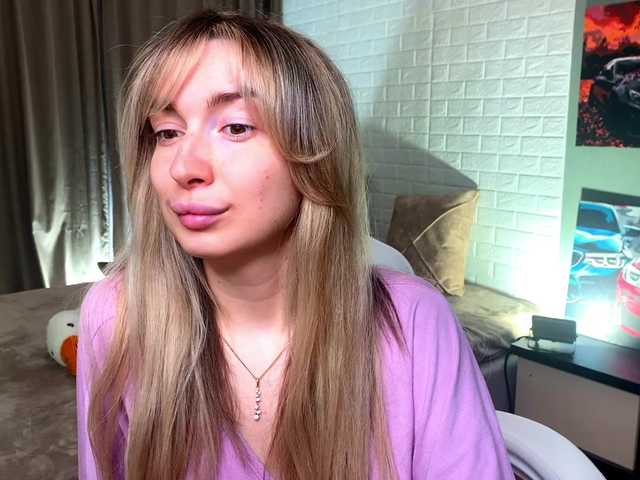 x-----x's BongaCams show and profile