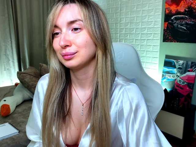 x-----x's BongaCams show and profile