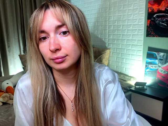 x-----x's BongaCams show and profile