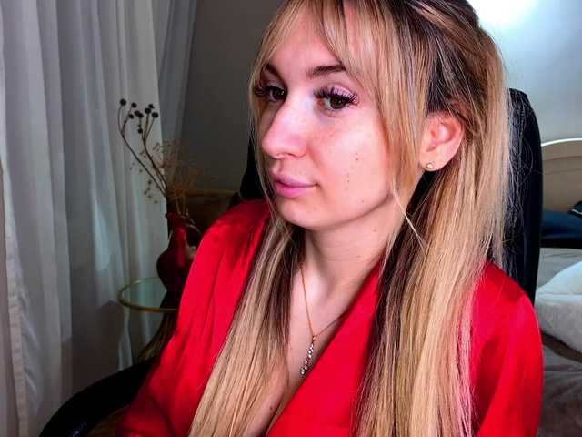 x-----x's BongaCams show and profile