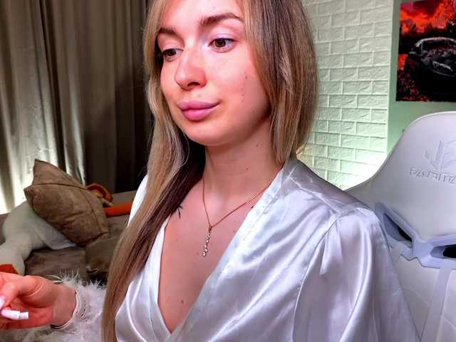 x-----x's BongaCams show and profile