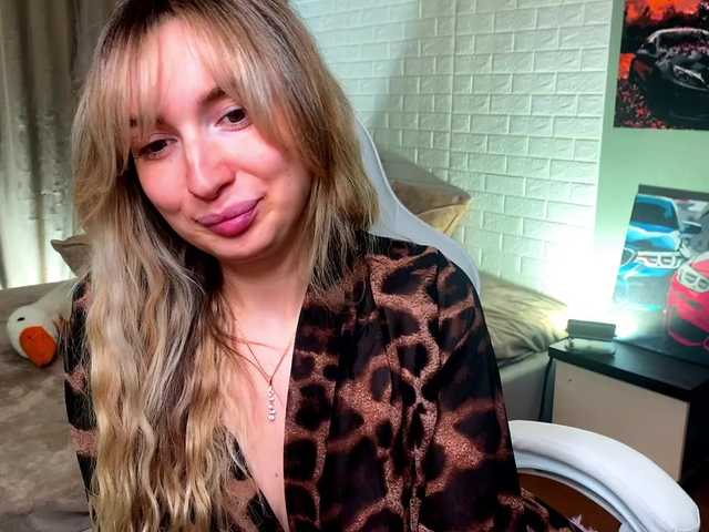 x-----x's BongaCams show and profile