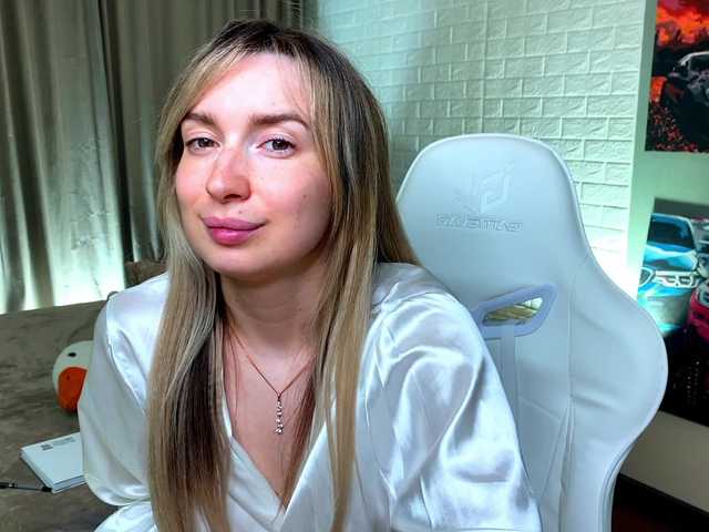 x-----x's BongaCams show and profile