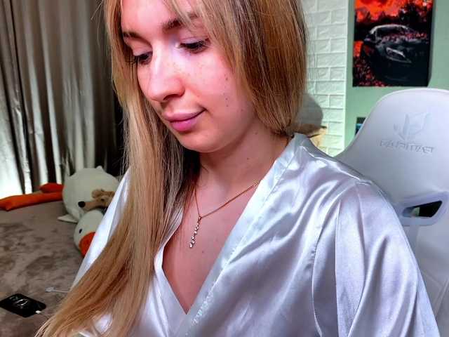 x-----x's BongaCams show and profile