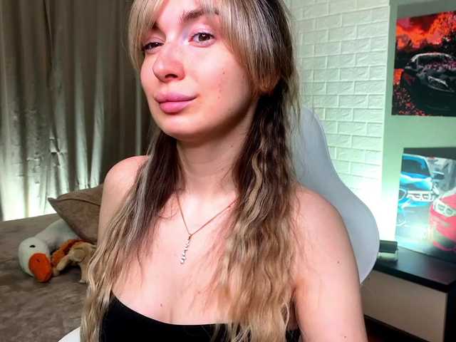 x-----x's BongaCams show and profile