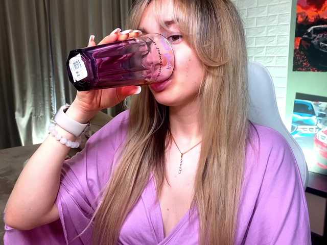 x-----x's BongaCams show and profile