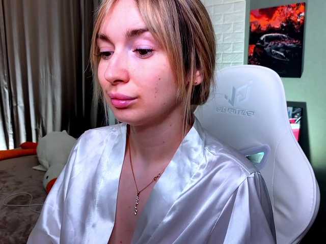 x-----x's BongaCams show and profile