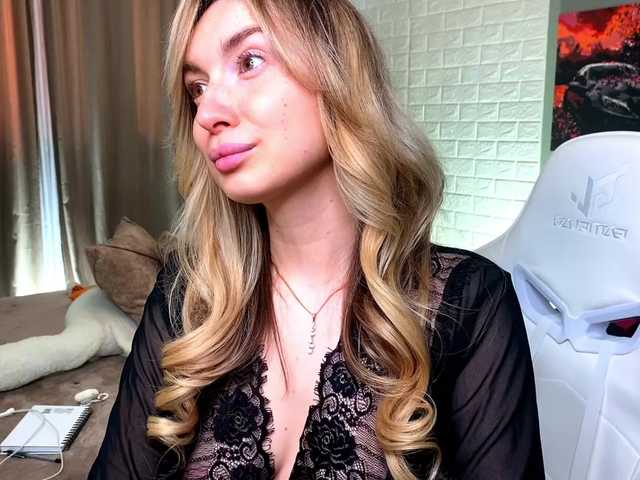 x-----x's BongaCams show and profile