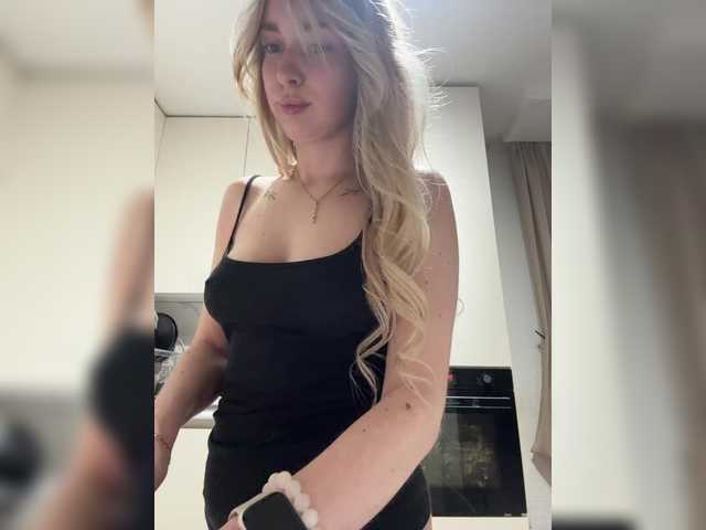 x-----x's BongaCams show and profile