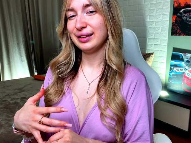 x-----x's BongaCams show and profile