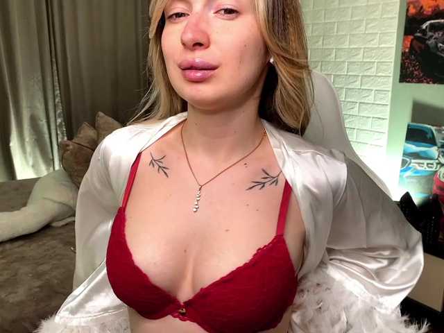 x-----x's BongaCams show and profile