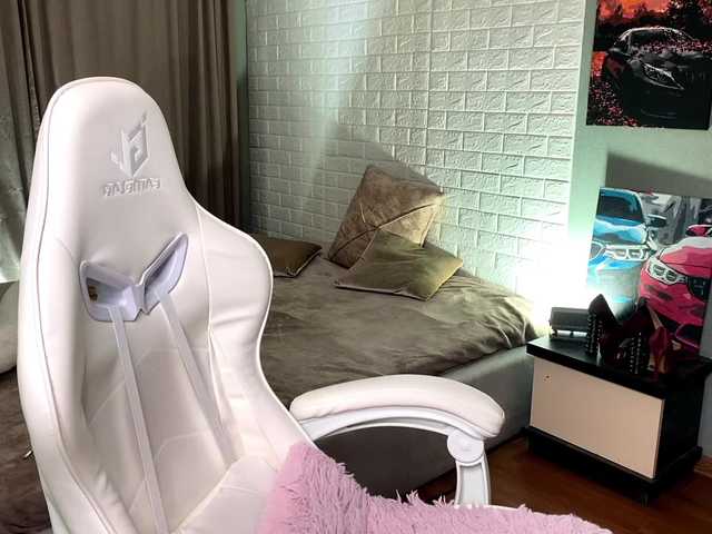 x-----x's BongaCams show and profile