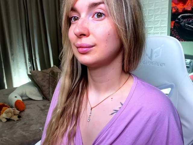 x-----x's BongaCams show and profile