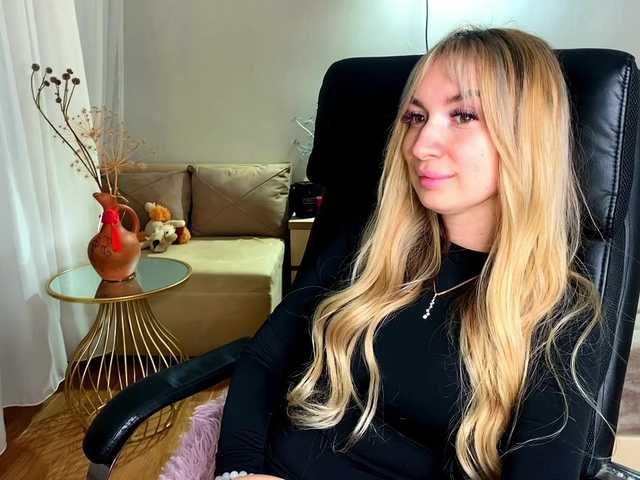 x-----x's BongaCams show and profile