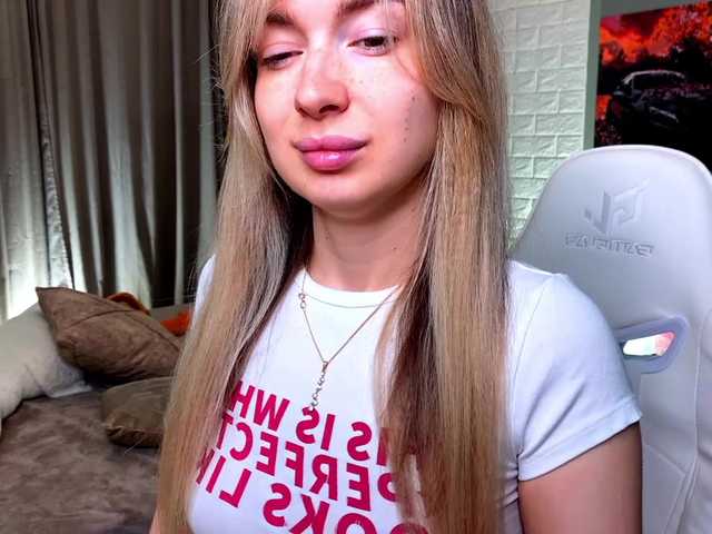 x-----x's BongaCams show and profile