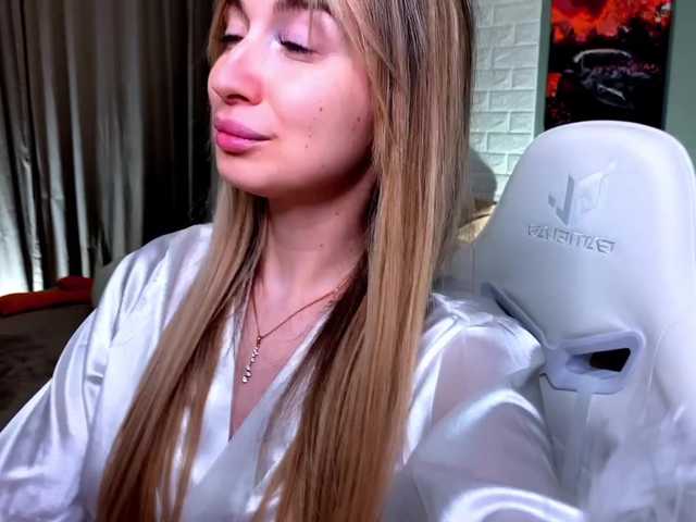 x-----x's BongaCams show and profile