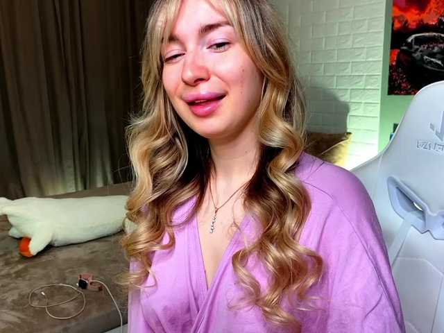 x-----x's BongaCams show and profile