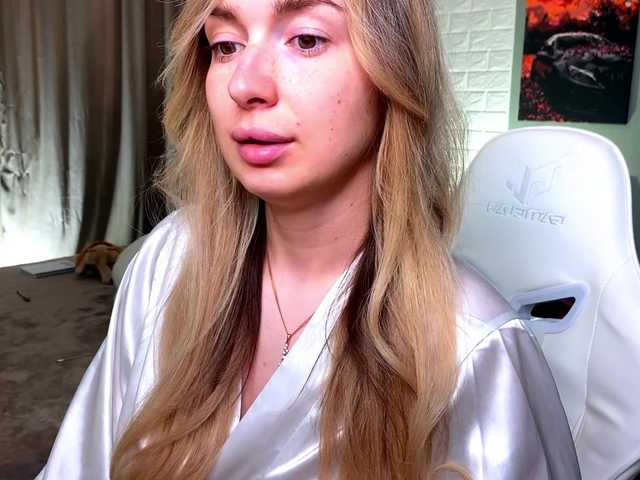 x-----x's BongaCams show and profile