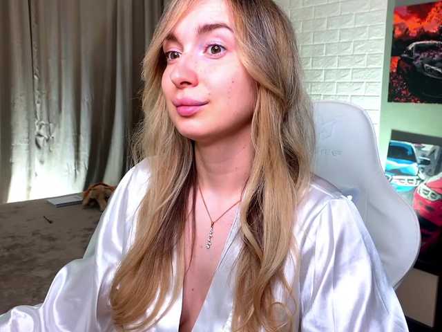 x-----x's BongaCams show and profile