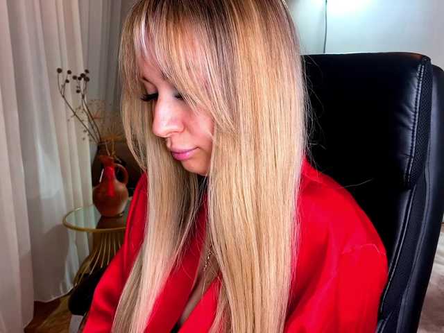 x-----x's BongaCams show and profile