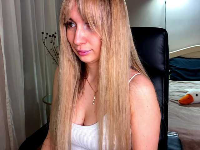 x-----x's BongaCams show and profile