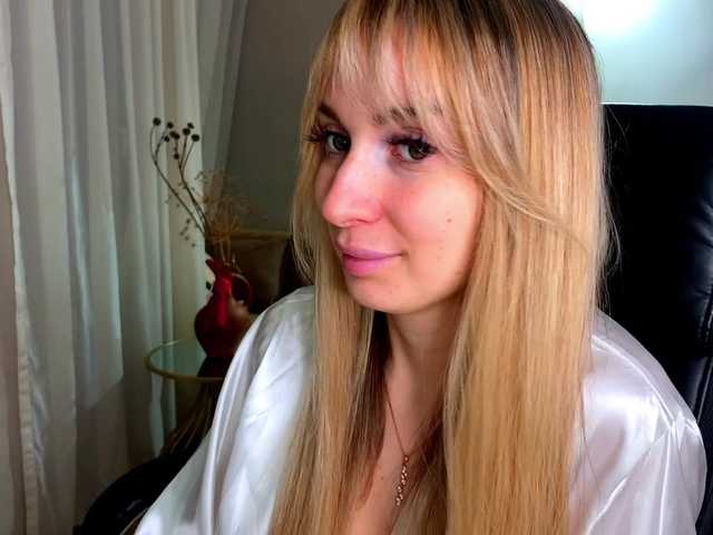 x-----x's BongaCams show and profile