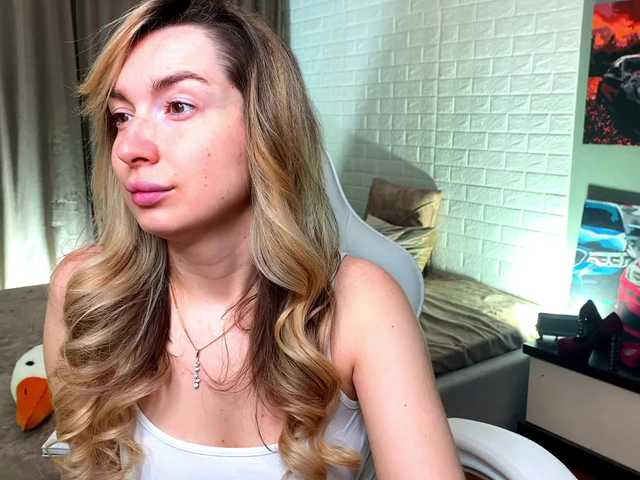 x-----x's BongaCams show and profile