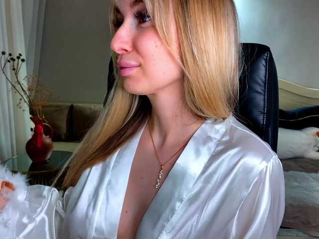 x-----x's BongaCams show and profile