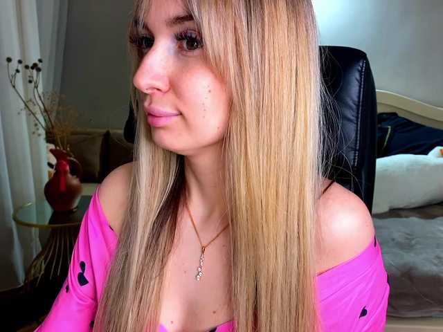 x-----x's BongaCams show and profile