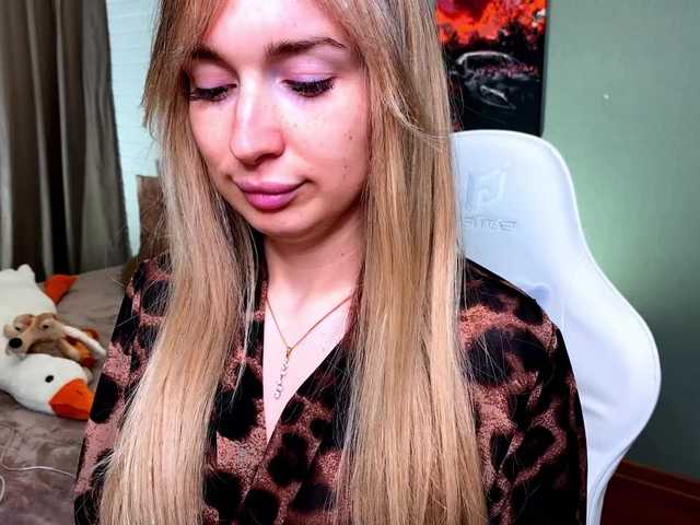 x-----x's BongaCams show and profile