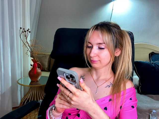 x-----x's BongaCams show and profile