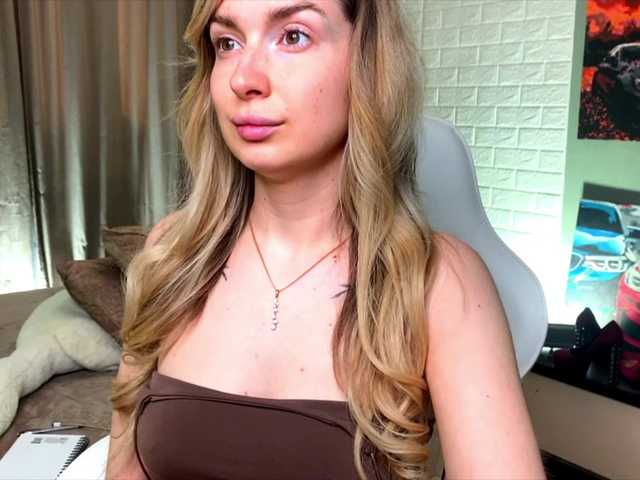 x-----x's BongaCams show and profile