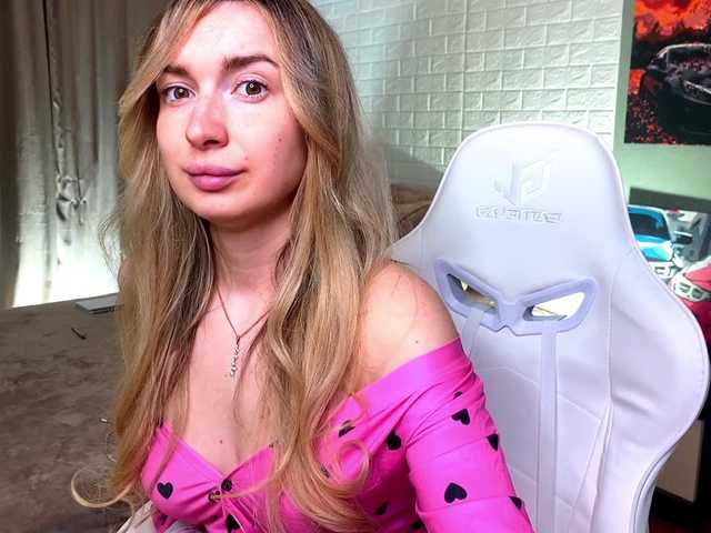 x-----x's BongaCams show and profile