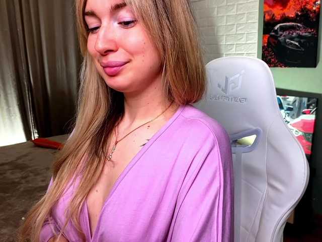 x-----x's BongaCams show and profile